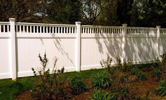 White vinyl privacy fence installed in Plainfield, IL by AmeriDream Fence & Deck